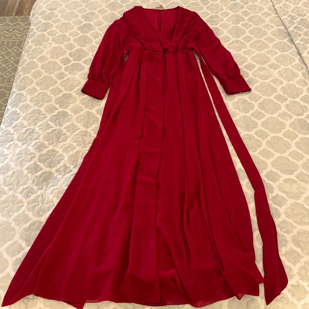 Long sleeve dress.